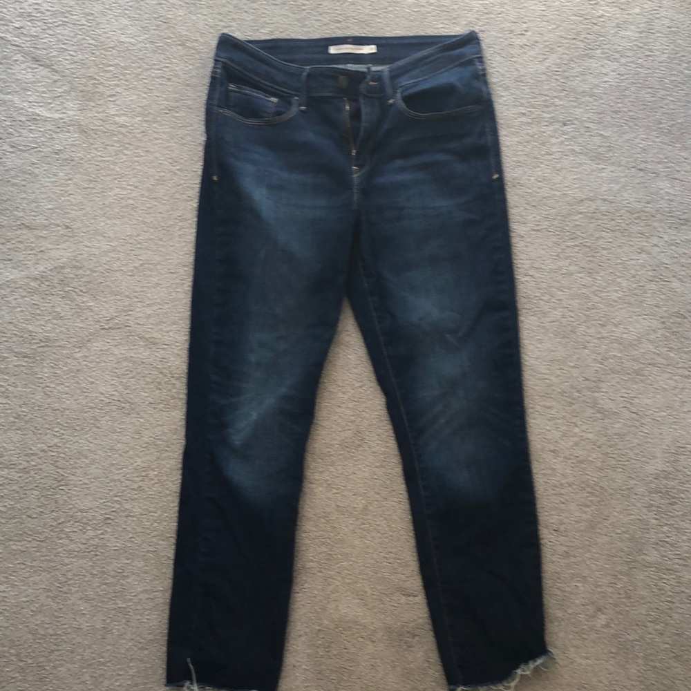 Levi’s Classic Mid Rise Skinny raw hem crops
